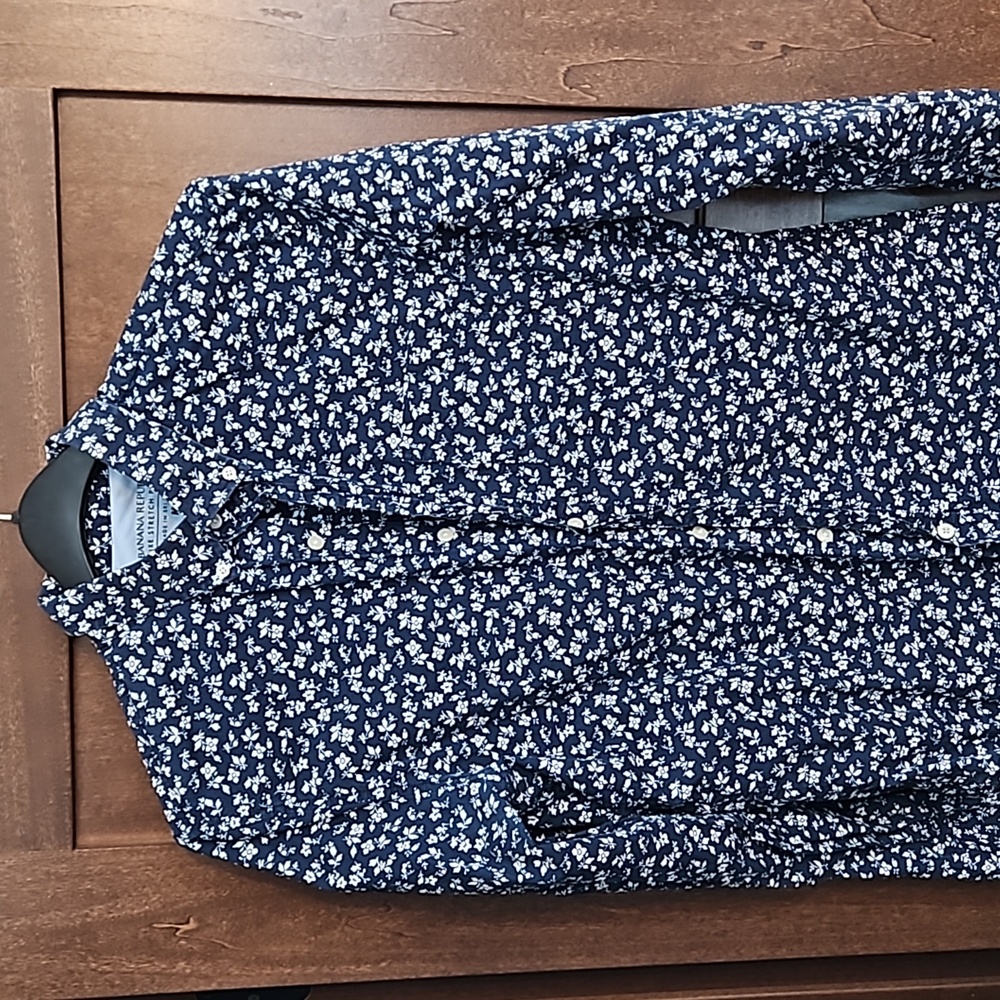 Banana Republic, medium, luxe stretch poplin, grant slim fit, button down shirt.